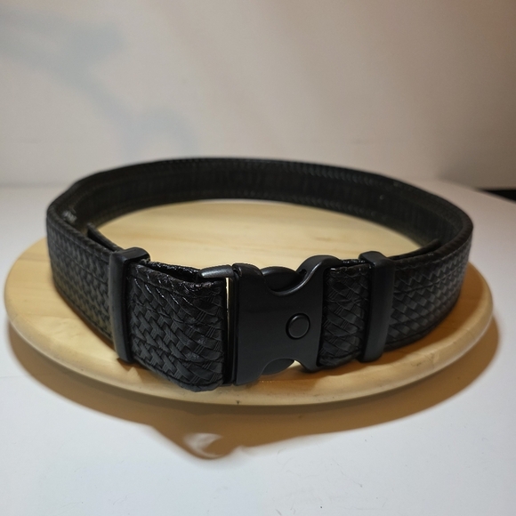 Uncle Mike's Mirage Outer Duty Belt Large 44 Inches Long Basket Weave Hook Loop - Picture 1 of 9